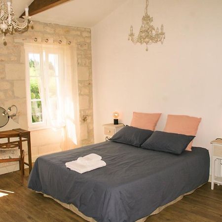 Apartmán Entre Pierre Et Bois Saint-Savinien Exteriér fotografie